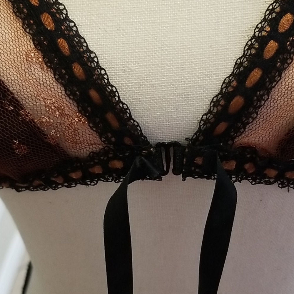 Lingerie - Picture 10 of 10
